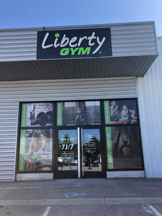 liberty-gym-vitrine-et-enseigne